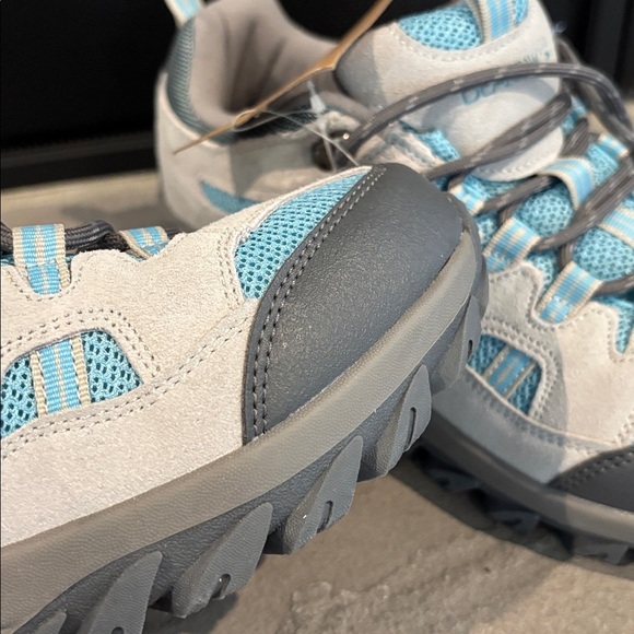 BEARPAW Ridgewood Low Hiker,Cow suede,Never Wet,TPR outsole mesh,nylon,fleece - Picture 7 of 11